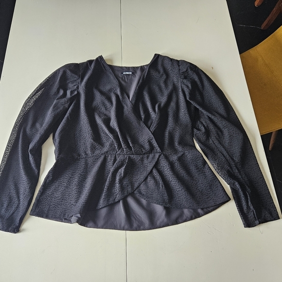 NWOT Express Jacquard Dot Faux Wrap Peplum Top - Picture 7 of 8